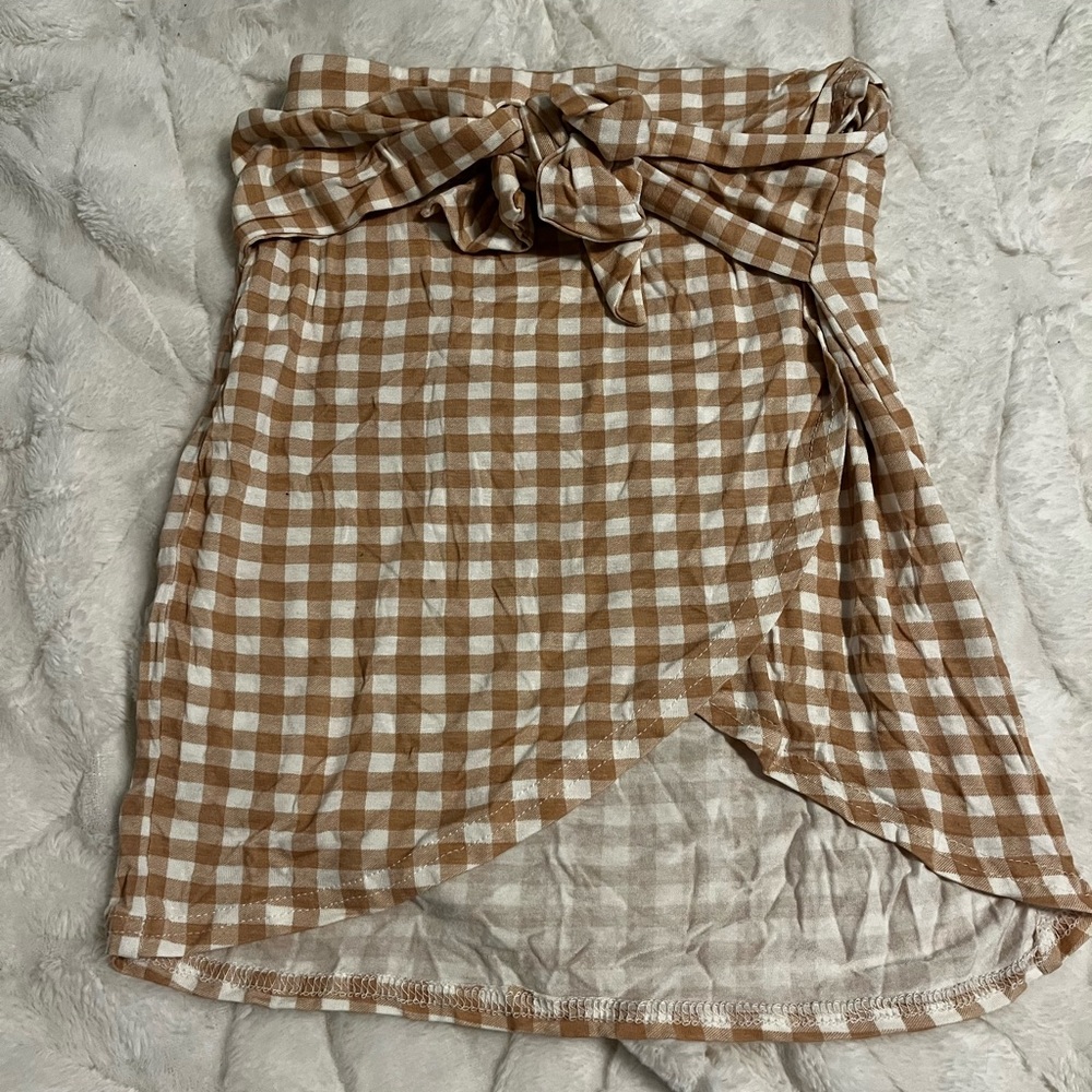 PRETTYLITTLETHING- mini skirt